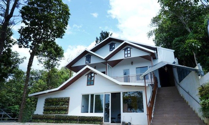 Misty Mountain Resort Munnar