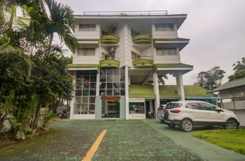 OYO 75308 Floatel International Beach Resort Kannur