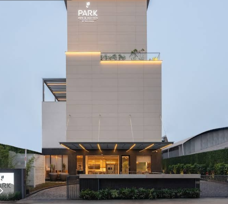 Park Inn & Suites by Radisson Thrissur East Fort