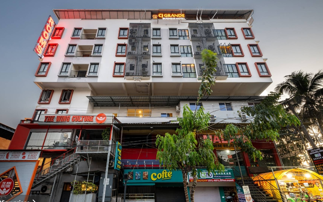 C J Grande by Jesway Hotels and Resorts(Best Hotels in Kochi)